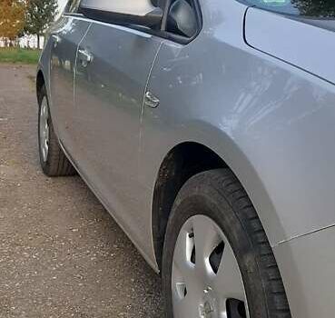 Серый Опель Астра, объемом двигателя 1.7 л и пробегом 248 тыс. км за 6950 $, фото 19 на Automoto.ua