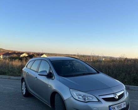 Опель Астра 2011 в Ровно на Automoto.ua Серый Опель Астра, объемом двигателя 2 л и пробегом 260 тыс. км за 5799 $, фото 1 на Automoto.ua