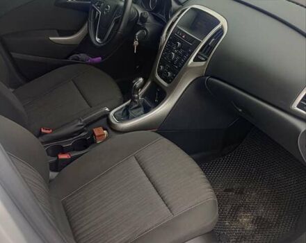 Серый Опель Астра, объемом двигателя 1.7 л и пробегом 206 тыс. км за 7499 $, фото 7 на Automoto.ua