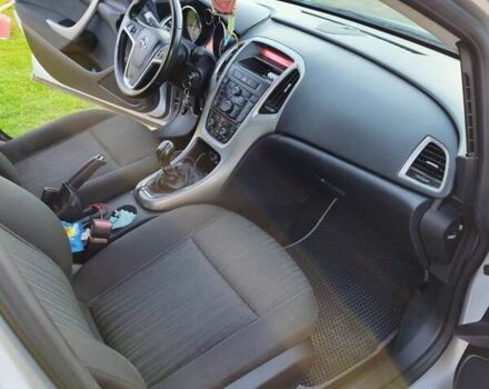 Опель Астра 2011 в Мостисках на Automoto.ua Серый Опель Астра, объемом двигателя 1.7 л и пробегом 309 тыс. км за 7000 $, фото 13 на Automoto.ua