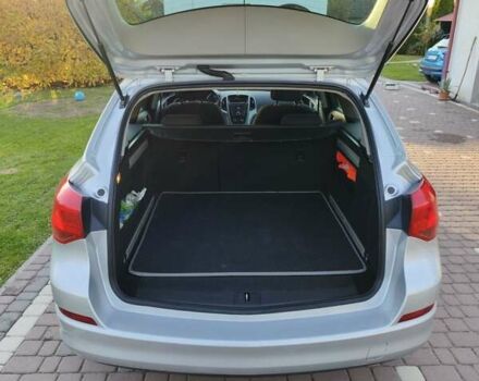 Серый Опель Астра, объемом двигателя 1.7 л и пробегом 309 тыс. км за 7000 $, фото 2 на Automoto.ua