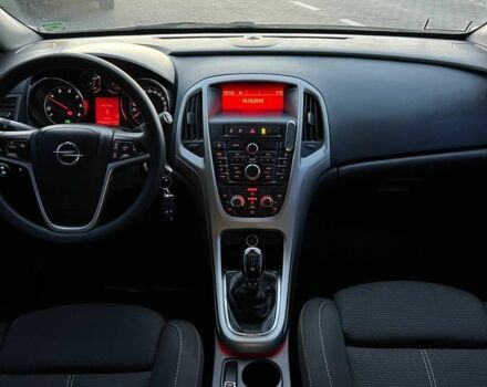 Серый Опель Астра, объемом двигателя 1.3 л и пробегом 291 тыс. км за 5600 $, фото 4 на Automoto.ua