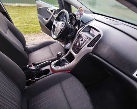 Опель Астра 2011 в Коломые на Automoto.ua Серый Опель Астра, объемом двигателя 1.2 л и пробегом 240 тыс. км за 5400 $, фото 3 на Automoto.ua