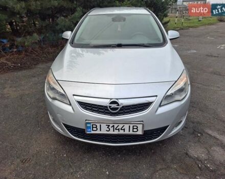 Сірий Опель Астра, об'ємом двигуна 1.4 л та пробігом 300 тис. км за 6400 $, фото 4 на Automoto.ua
