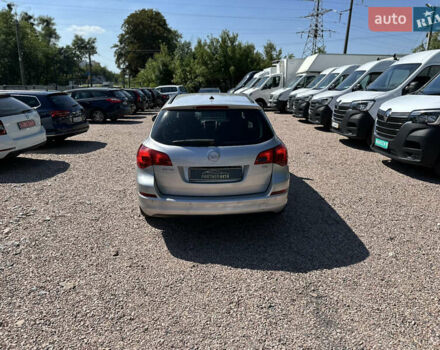 Серый Опель Астра, объемом двигателя 1.7 л и пробегом 183 тыс. км за 7950 $, фото 7 на Automoto.ua