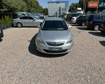 Серый Опель Астра, объемом двигателя 1.7 л и пробегом 183 тыс. км за 7950 $, фото 1 на Automoto.ua
