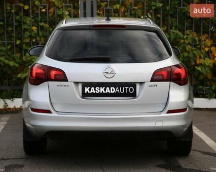 Серый Опель Астра, объемом двигателя 1.69 л и пробегом 233 тыс. км за 7800 $, фото 4 на Automoto.ua