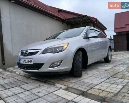 Серый Опель Астра, объемом двигателя 1.7 л и пробегом 266 тыс. км за 7500 $, фото 4 на Automoto.ua