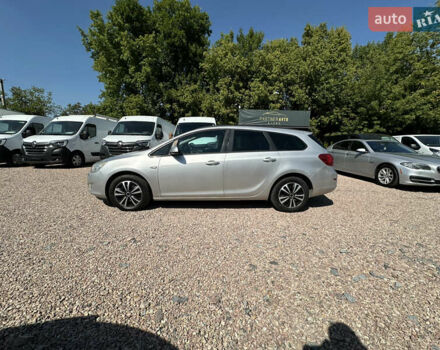 Серый Опель Астра, объемом двигателя 1.7 л и пробегом 183 тыс. км за 7950 $, фото 5 на Automoto.ua