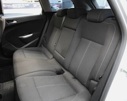 Серый Опель Астра, объемом двигателя 1.7 л и пробегом 233 тыс. км за 7800 $, фото 7 на Automoto.ua