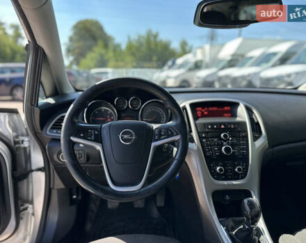 Серый Опель Астра, объемом двигателя 1.7 л и пробегом 183 тыс. км за 7900 $, фото 21 на Automoto.ua