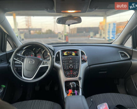 Серый Опель Астра, объемом двигателя 1.69 л и пробегом 330 тыс. км за 6300 $, фото 6 на Automoto.ua