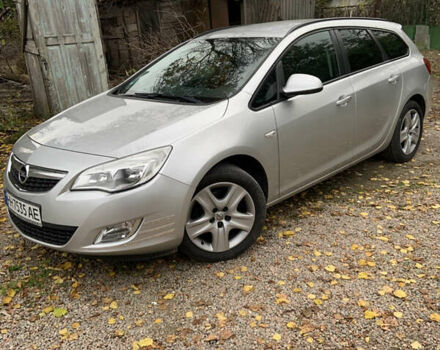 Серый Опель Астра, объемом двигателя 1.69 л и пробегом 230 тыс. км за 7600 $, фото 5 на Automoto.ua