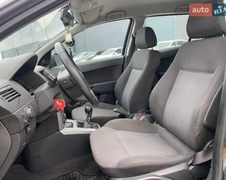 Серый Опель Астра, объемом двигателя 1.6 л и пробегом 192 тыс. км за 6290 $, фото 10 на Automoto.ua