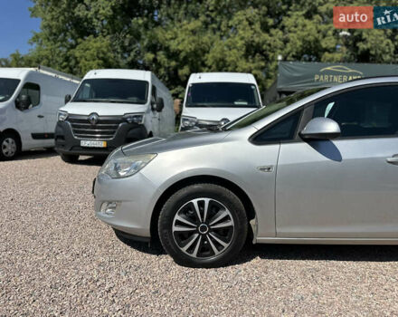 Серый Опель Астра, объемом двигателя 1.7 л и пробегом 183 тыс. км за 7900 $, фото 4 на Automoto.ua