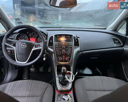 Серый Опель Астра, объемом двигателя 1.7 л и пробегом 287 тыс. км за 6500 $, фото 10 на Automoto.ua