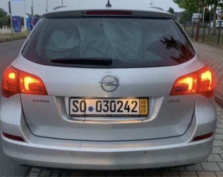 Серый Опель Астра, объемом двигателя 1.7 л и пробегом 230 тыс. км за 7300 $, фото 5 на Automoto.ua