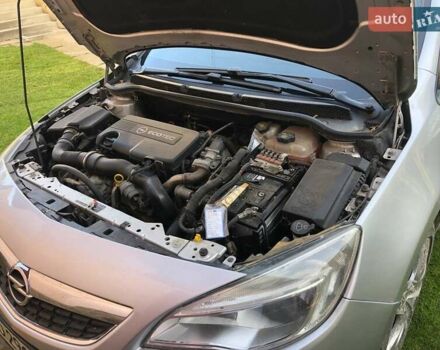 Серый Опель Астра, объемом двигателя 1.7 л и пробегом 253 тыс. км за 6900 $, фото 5 на Automoto.ua