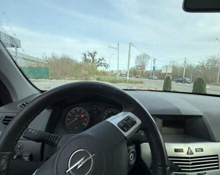 Серый Опель Астра, объемом двигателя 1.6 л и пробегом 250 тыс. км за 6500 $, фото 9 на Automoto.ua