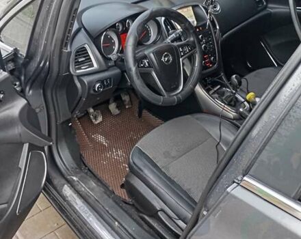 Серый Опель Астра, объемом двигателя 1.7 л и пробегом 236 тыс. км за 7200 $, фото 1 на Automoto.ua