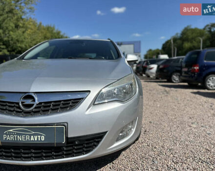 Серый Опель Астра, объемом двигателя 1.7 л и пробегом 183 тыс. км за 7950 $, фото 3 на Automoto.ua