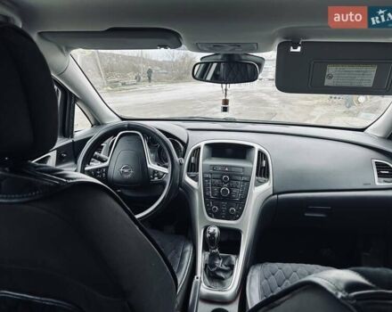 Серый Опель Астра, объемом двигателя 1.69 л и пробегом 270 тыс. км за 6600 $, фото 2 на Automoto.ua