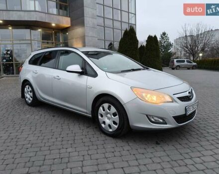 Серый Опель Астра, объемом двигателя 1.7 л и пробегом 276 тыс. км за 6500 $, фото 7 на Automoto.ua