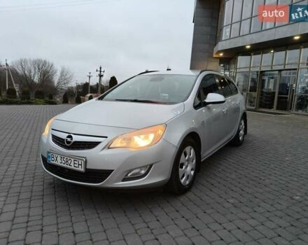 Серый Опель Астра, объемом двигателя 1.7 л и пробегом 276 тыс. км за 6500 $, фото 9 на Automoto.ua