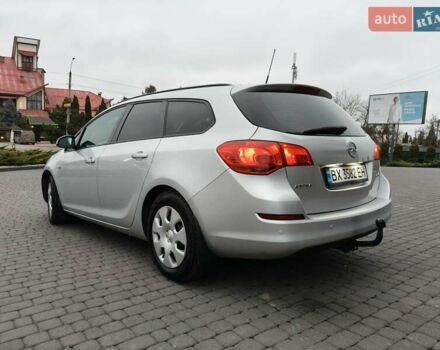 Серый Опель Астра, объемом двигателя 1.7 л и пробегом 276 тыс. км за 6500 $, фото 4 на Automoto.ua