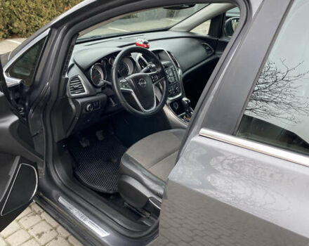 Серый Опель Астра, объемом двигателя 1.7 л и пробегом 327 тыс. км за 7800 $, фото 11 на Automoto.ua