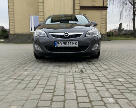 Серый Опель Астра, объемом двигателя 1.7 л и пробегом 327 тыс. км за 7800 $, фото 1 на Automoto.ua