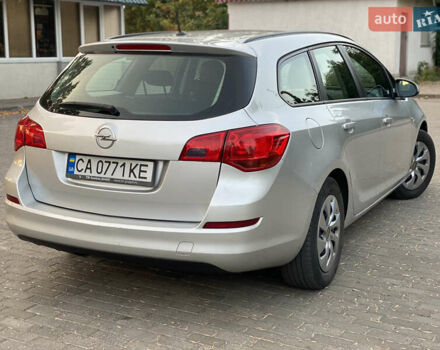 Серый Опель Астра, объемом двигателя 1.7 л и пробегом 248 тыс. км за 6999 $, фото 5 на Automoto.ua