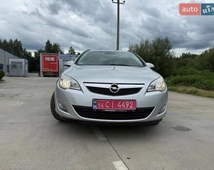 Серый Опель Астра, объемом двигателя 1.4 л и пробегом 229 тыс. км за 7499 $, фото 3 на Automoto.ua