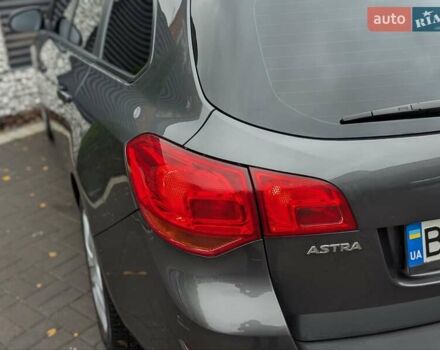 Опель Астра 2012 в Черкассах на Automoto.ua Серый Опель Астра, объемом двигателя 1.7 л и пробегом 236 тыс. км за 7499 $, фото 17 на Automoto.ua