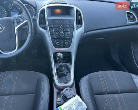 Серый Опель Астра, объемом двигателя 1.69 л и пробегом 180 тыс. км за 7500 $, фото 15 на Automoto.ua