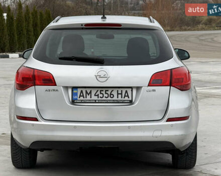 Серый Опель Астра, объемом двигателя 1.7 л и пробегом 245 тыс. км за 5700 $, фото 5 на Automoto.ua