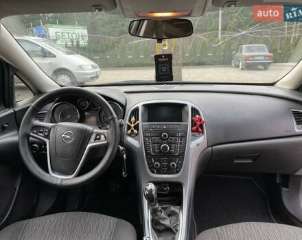 Серый Опель Астра, объемом двигателя 1.2 л и пробегом 306 тыс. км за 5900 $, фото 9 на Automoto.ua