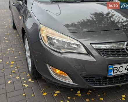 Опель Астра 2012 в Черкассах на Automoto.ua Серый Опель Астра, объемом двигателя 1.7 л и пробегом 236 тыс. км за 7499 $, фото 15 на Automoto.ua