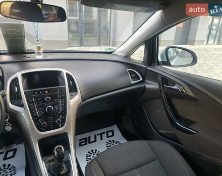 Серый Опель Астра, объемом двигателя 1.7 л и пробегом 270 тыс. км за 6750 $, фото 38 на Automoto.ua