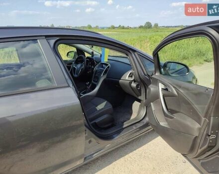 Серый Опель Астра, объемом двигателя 1.7 л и пробегом 292 тыс. км за 6990 $, фото 4 на Automoto.ua