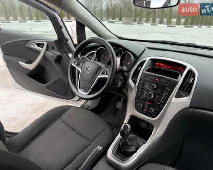 Серый Опель Астра, объемом двигателя 1.7 л и пробегом 245 тыс. км за 5700 $, фото 14 на Automoto.ua