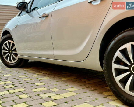 Серый Опель Астра, объемом двигателя 1.7 л и пробегом 252 тыс. км за 5900 $, фото 13 на Automoto.ua