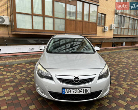 Серый Опель Астра, объемом двигателя 1.7 л и пробегом 257 тыс. км за 5850 $, фото 5 на Automoto.ua