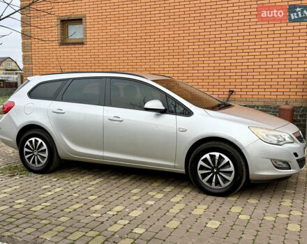 Серый Опель Астра, объемом двигателя 1.7 л и пробегом 252 тыс. км за 5900 $, фото 1 на Automoto.ua