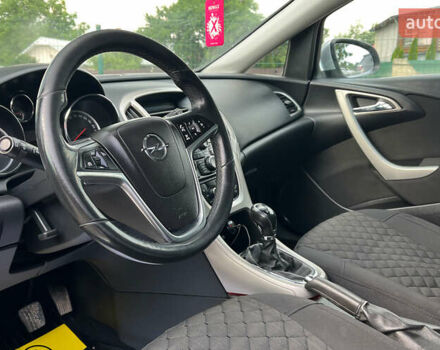 Серый Опель Астра, объемом двигателя 1.69 л и пробегом 243 тыс. км за 7500 $, фото 6 на Automoto.ua