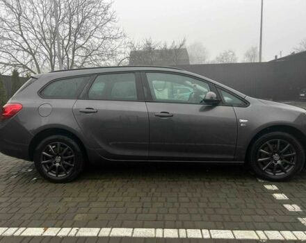 Серый Опель Астра, объемом двигателя 1.7 л и пробегом 241 тыс. км за 5900 $, фото 4 на Automoto.ua