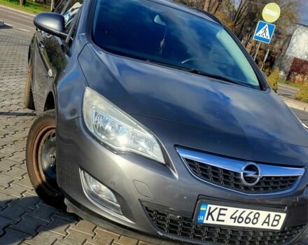 Серый Опель Астра, объемом двигателя 1.4 л и пробегом 249 тыс. км за 7300 $, фото 7 на Automoto.ua