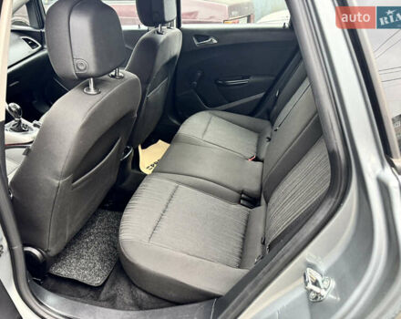 Серый Опель Астра, объемом двигателя 1.4 л и пробегом 220 тыс. км за 6300 $, фото 5 на Automoto.ua