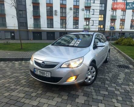 Серый Опель Астра, объемом двигателя 1.7 л и пробегом 270 тыс. км за 6750 $, фото 8 на Automoto.ua