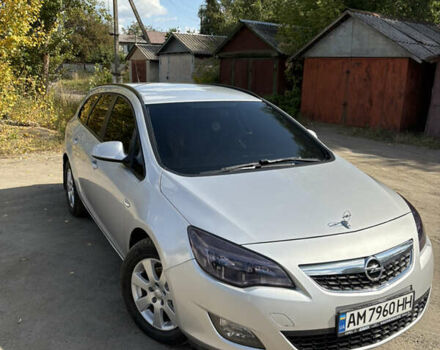 Опель Астра 2012 в Малине на Automoto.ua Серый Опель Астра, объемом двигателя 1.69 л и пробегом 235 тыс. км за 7600 $, фото 2 на Automoto.ua